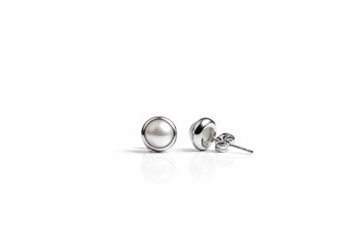 Halo of Light Pearl Purity Earstuds